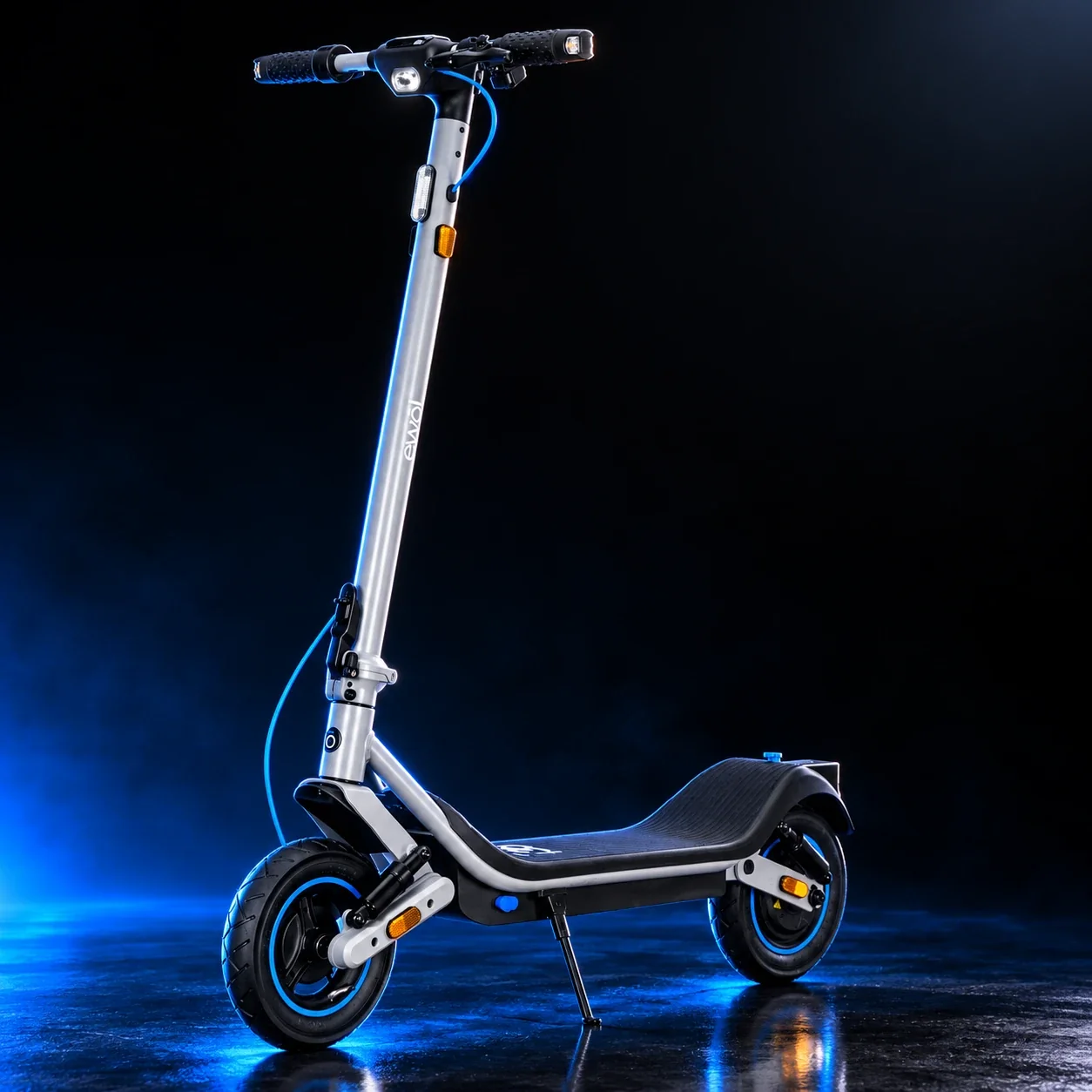 Monopatín eléctrico ewōl iluminado en azul